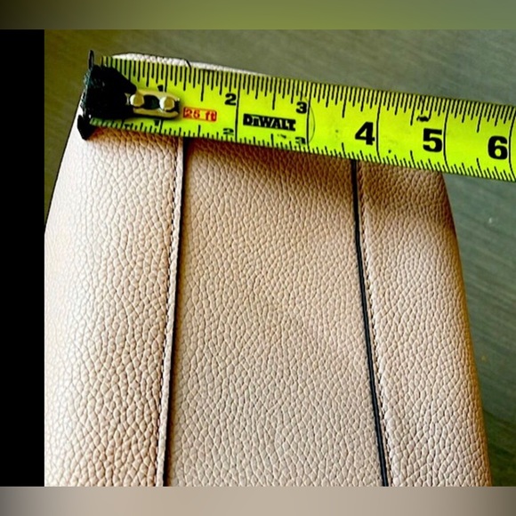 Tory Burch Everly pebble grain leather 2 Way tote bag in soft pastel pink color - Picture 10 of 12